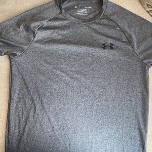 Mens Under Armour tech tee size small